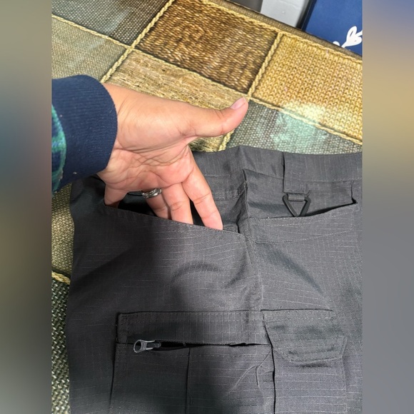 Men's Charcoal Cargo Shorts - Picture 7 of 9